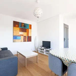 https://la-vigie-lumineux-balcon-parking-centre-ville.inbrittany.com